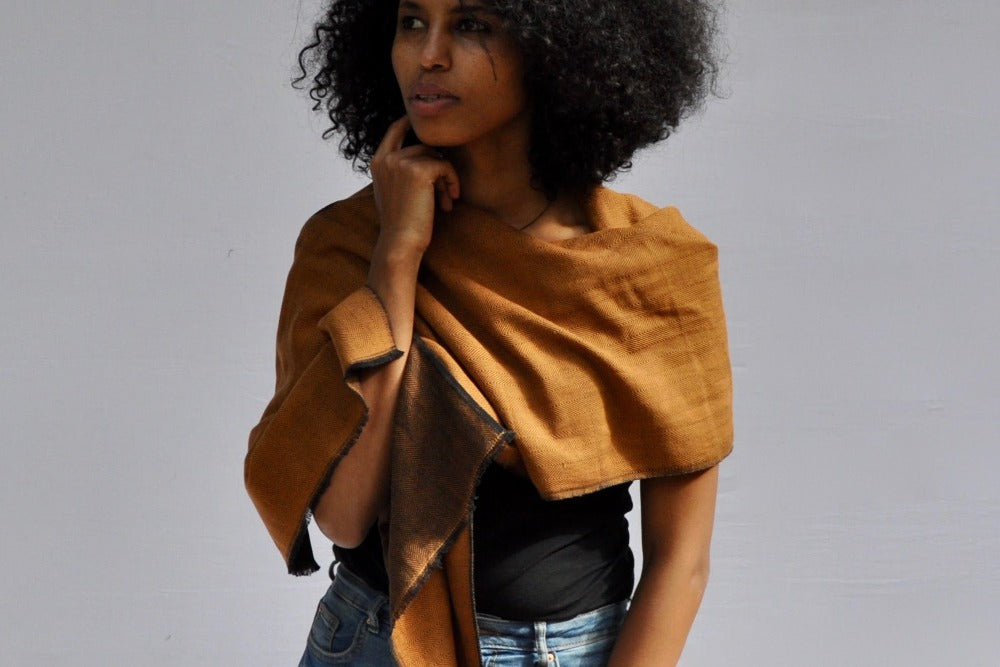 Degu scarf in Bronze on Woman Model
