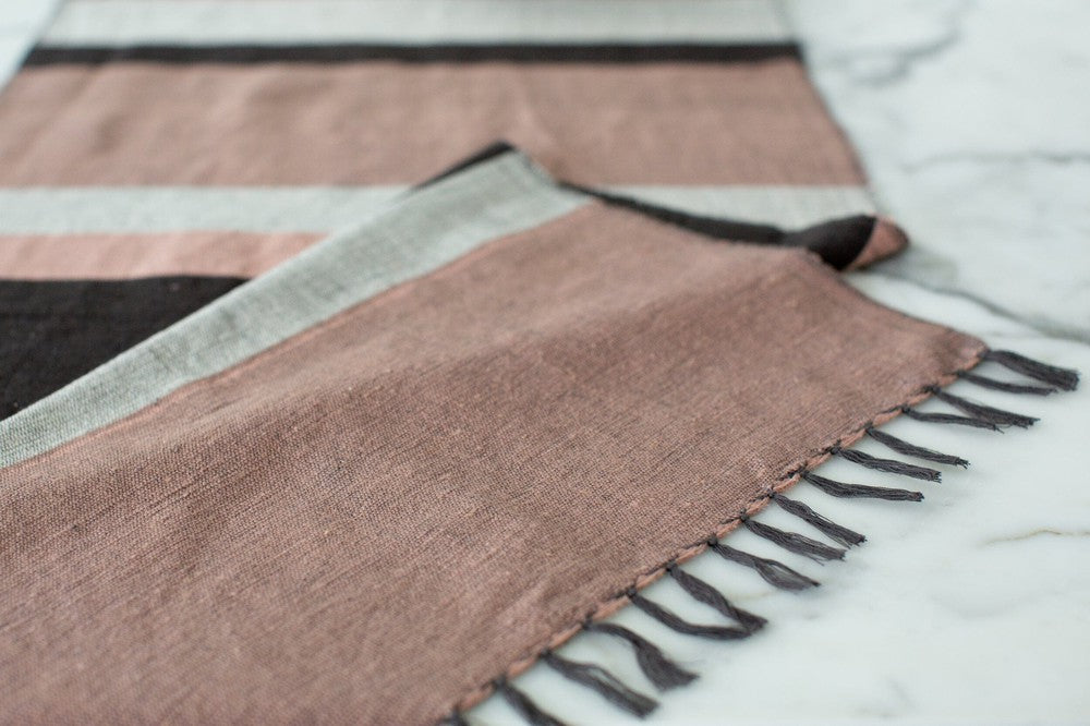 Dalol table runner sabahar