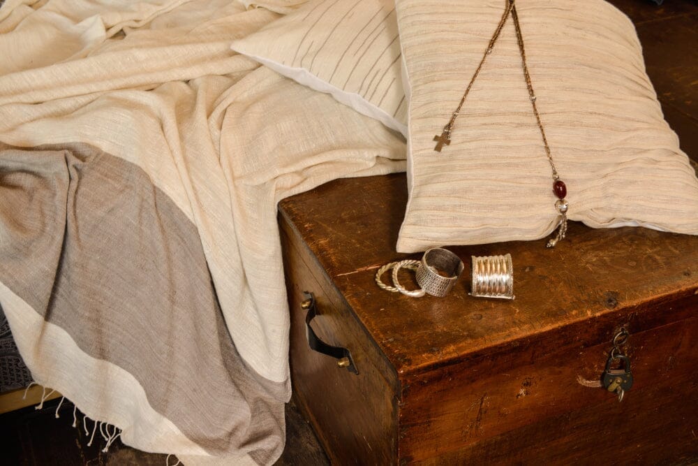 Sand & Snow throw Throws sabahar
