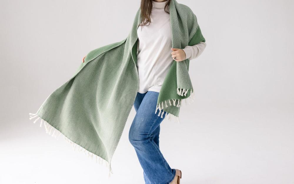 Maya shawl in mint on a female model walking