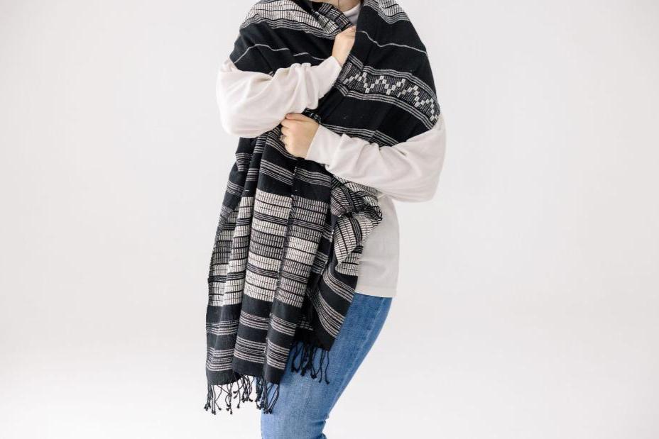 Tabor shawl on a female model