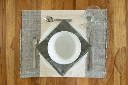 Sodo placemat in ivory with cutlery and a plate 